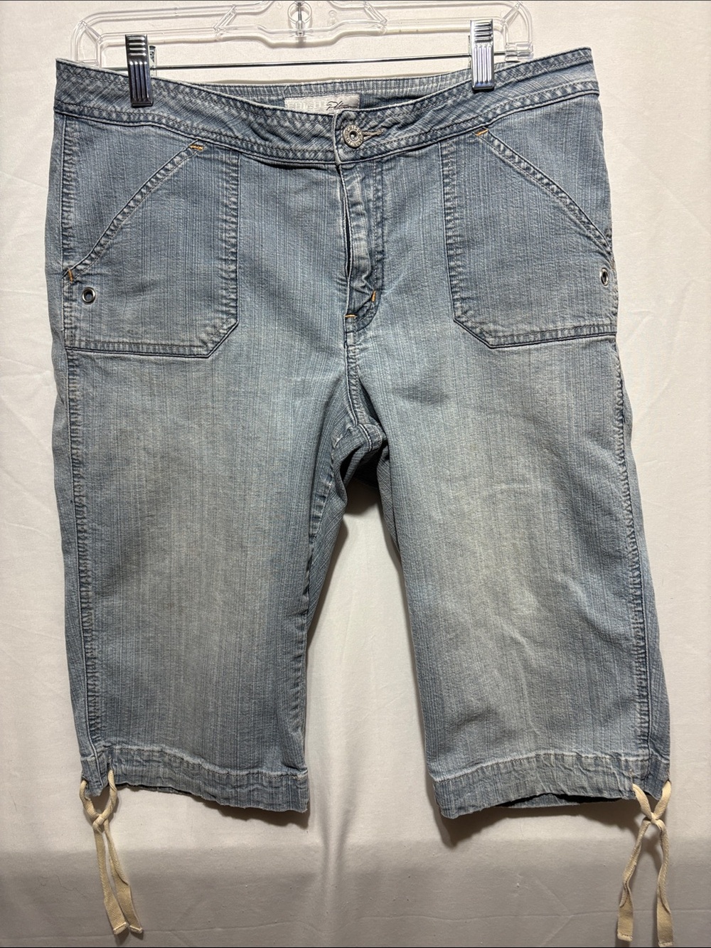 Women's Light Blue Denim Capris with Front Patch Pockets